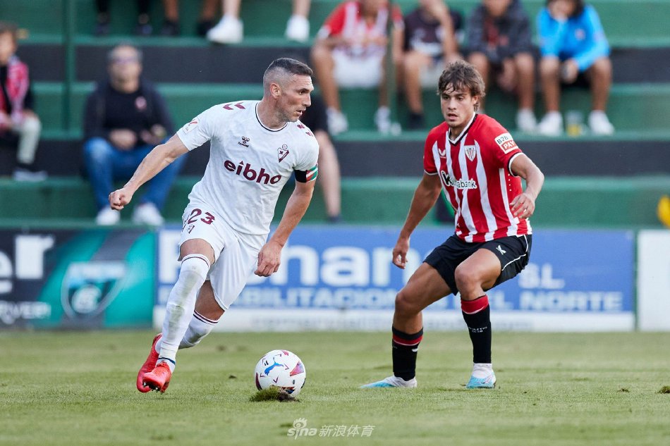 面表现出了 面表现出了